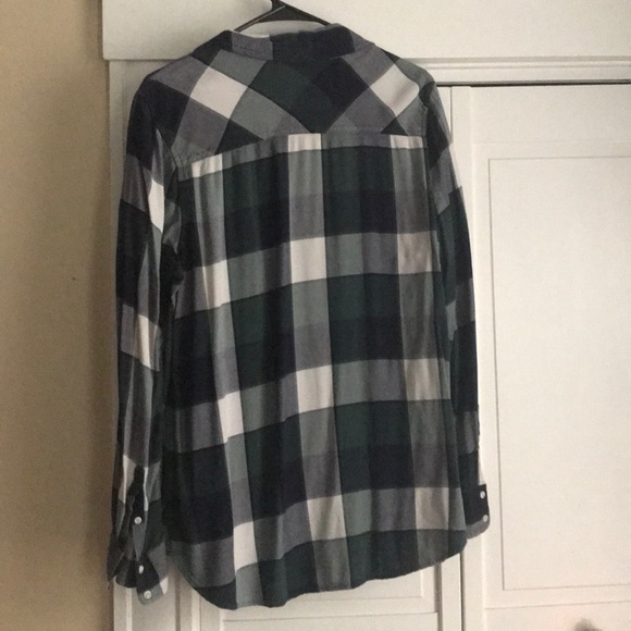 Green and white plaid flannel style button up - Picture 4 of 4